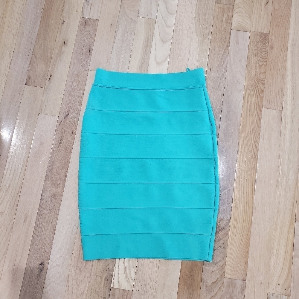 Romeo & Juliet  Couture women's skirt. Size S